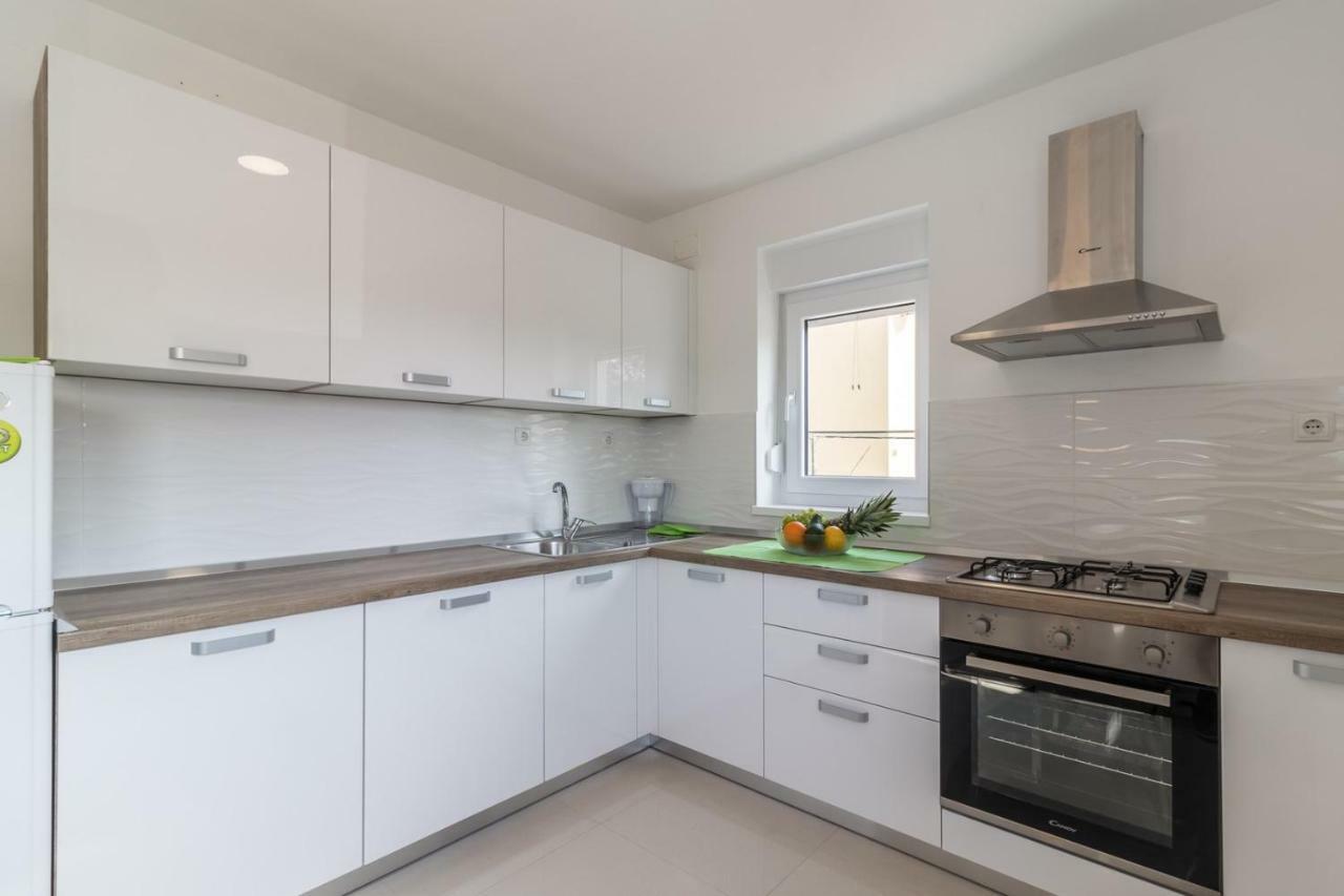 Apartments Mira Пула Екстериор снимка