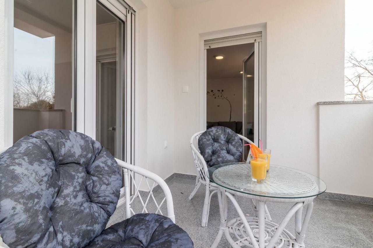 Apartments Mira Пула Екстериор снимка