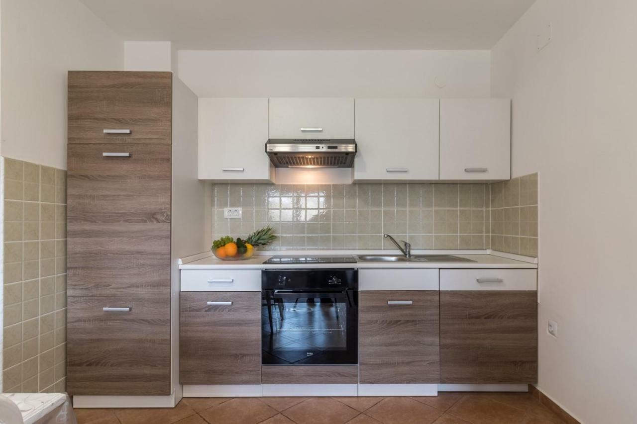 Apartments Mira Пула Екстериор снимка