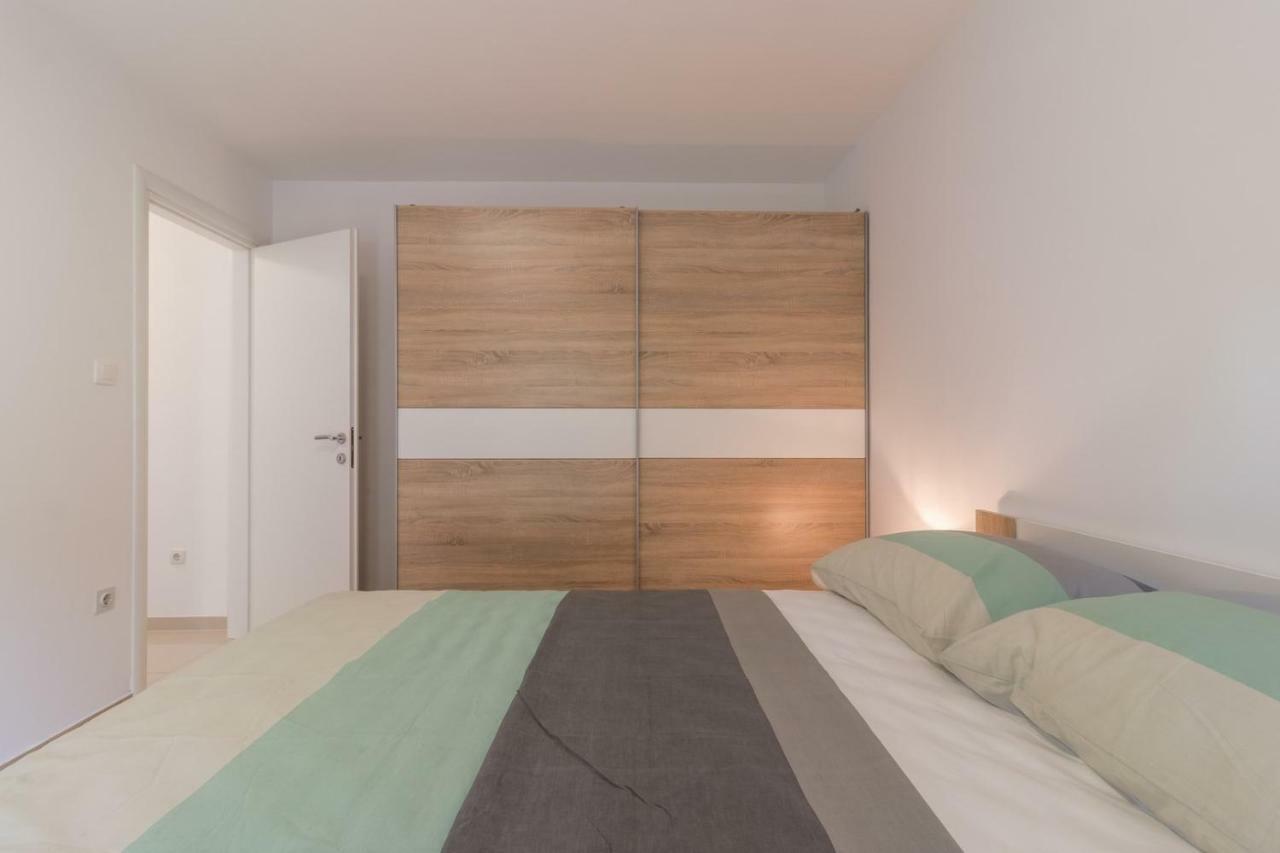 Apartments Mira Пула Екстериор снимка