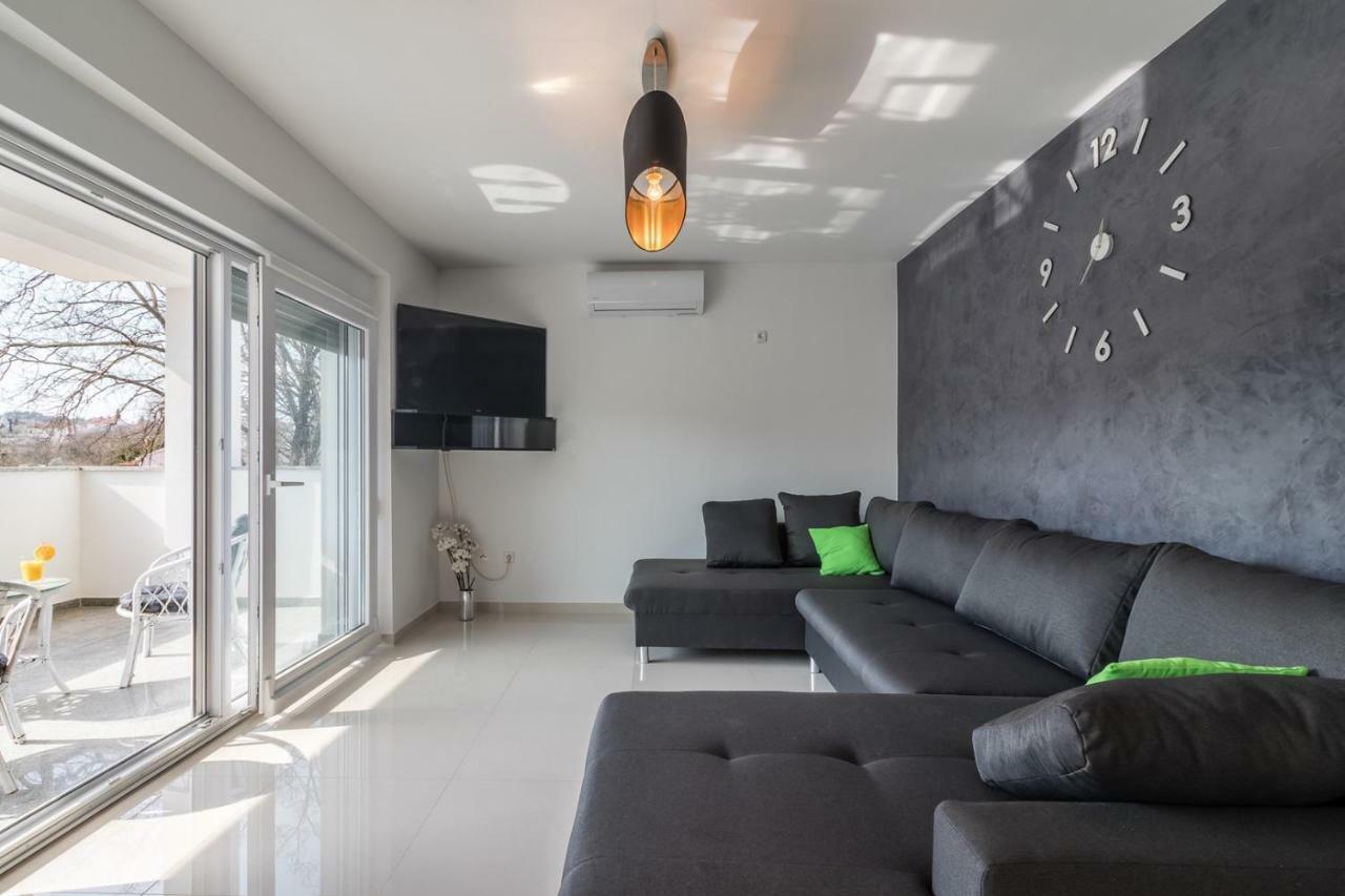 Apartments Mira Пула Екстериор снимка