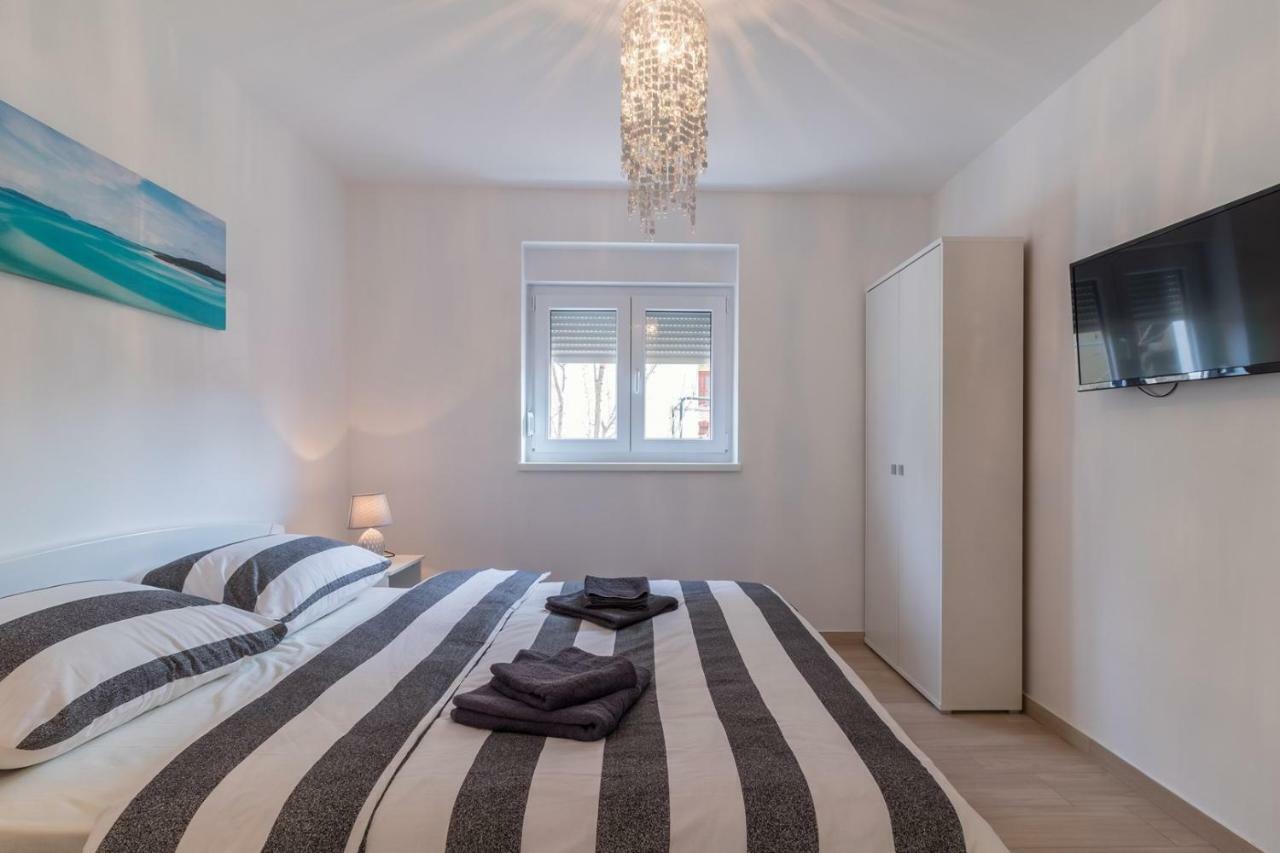 Apartments Mira Пула Екстериор снимка