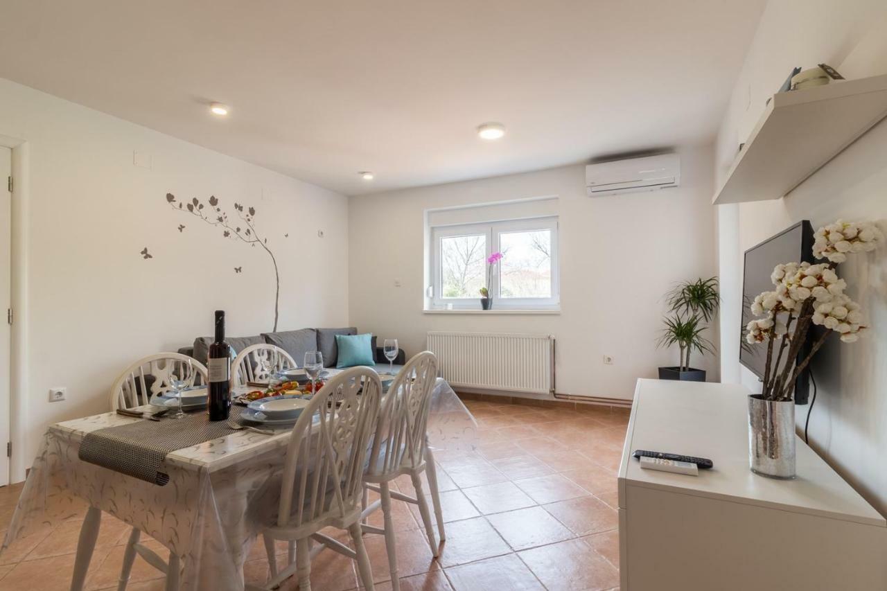 Apartments Mira Пула Екстериор снимка