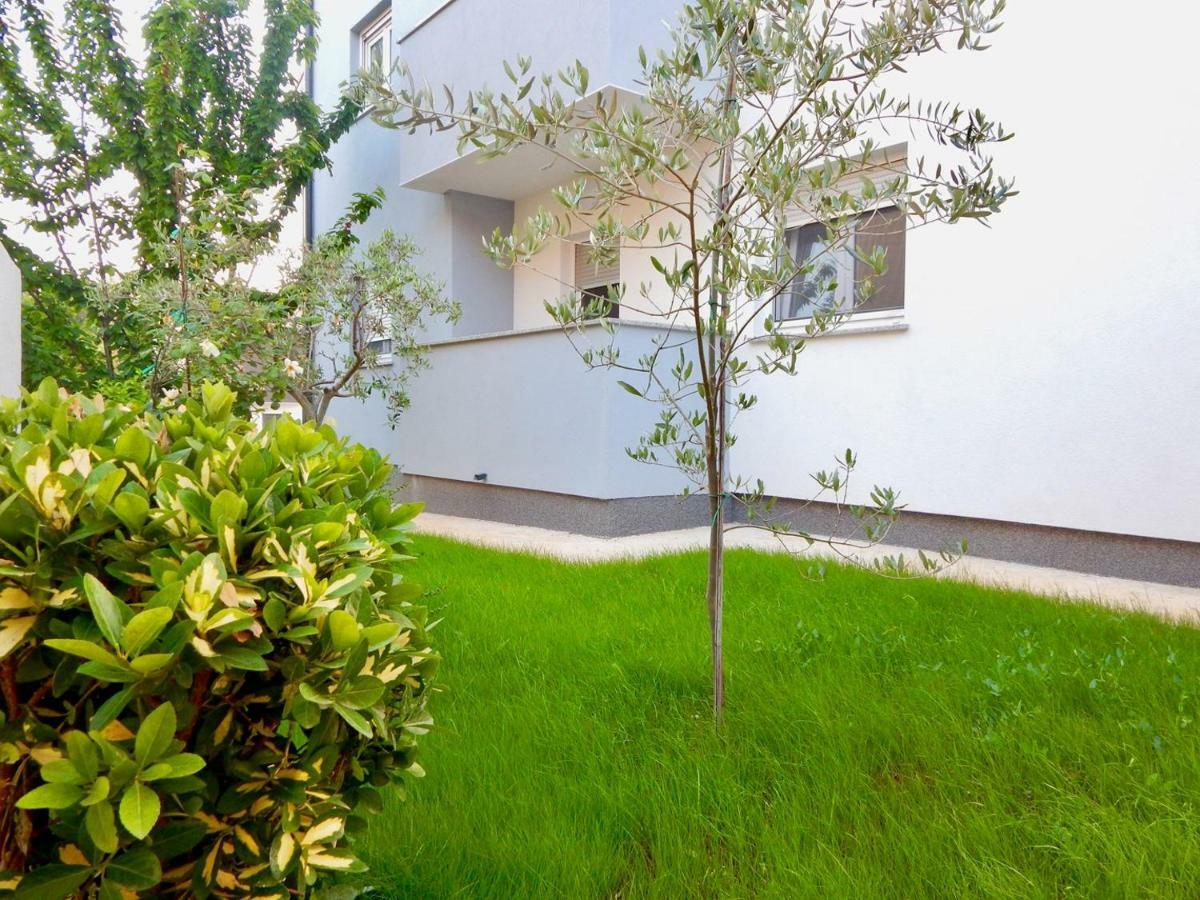 Apartments Mira Пула Екстериор снимка
