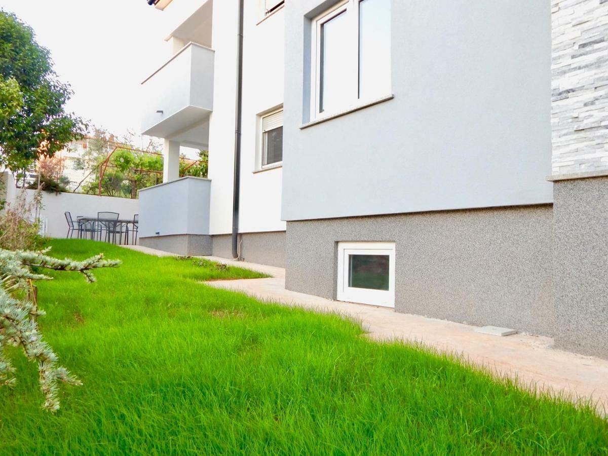 Apartments Mira Пула Екстериор снимка