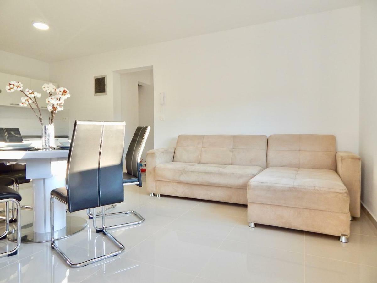 Apartments Mira Пула Екстериор снимка