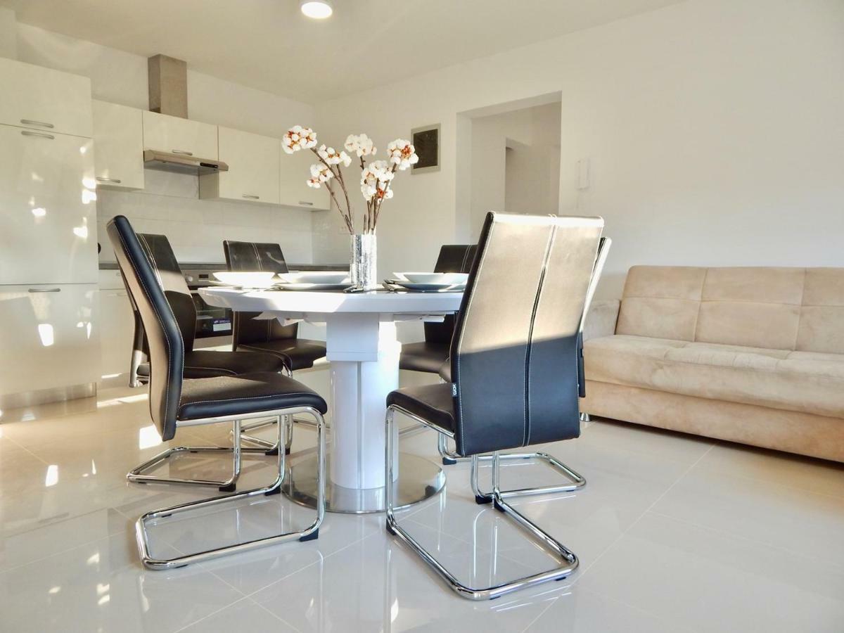 Apartments Mira Пула Екстериор снимка