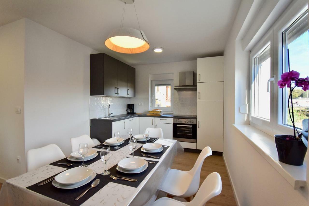 Apartments Mira Пула Екстериор снимка