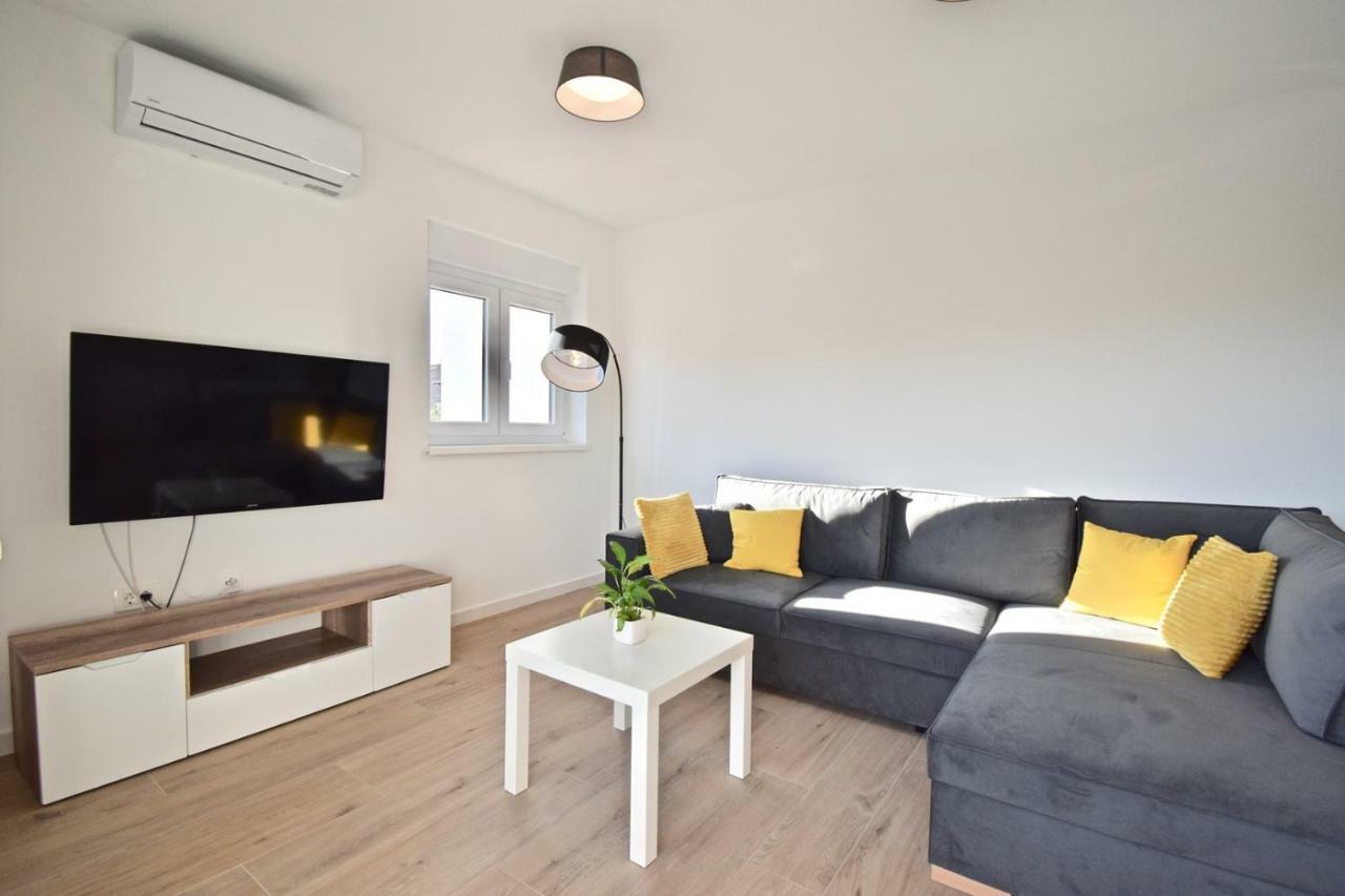 Apartments Mira Пула Екстериор снимка