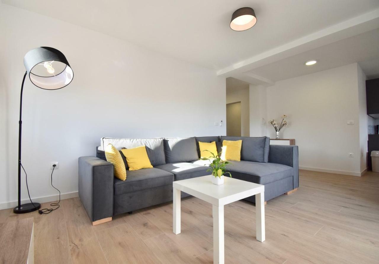 Apartments Mira Пула Екстериор снимка